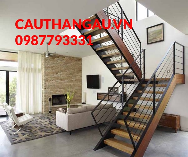 Cầu thang xương cá thiết kế đơn giản nhưng vẫn tinh tế, sang trọng